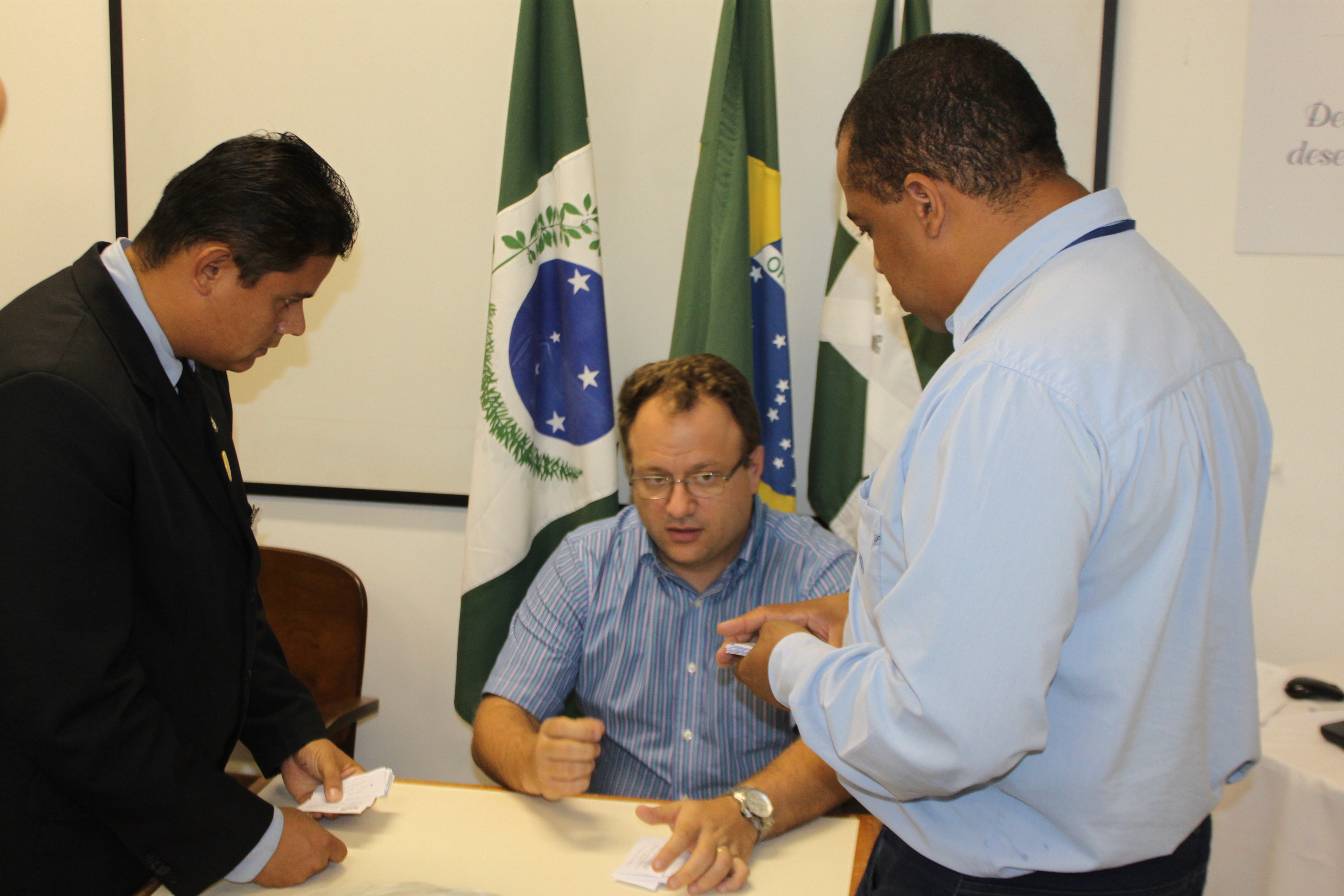 Leandro Costa é eleito presidente da ACIFI