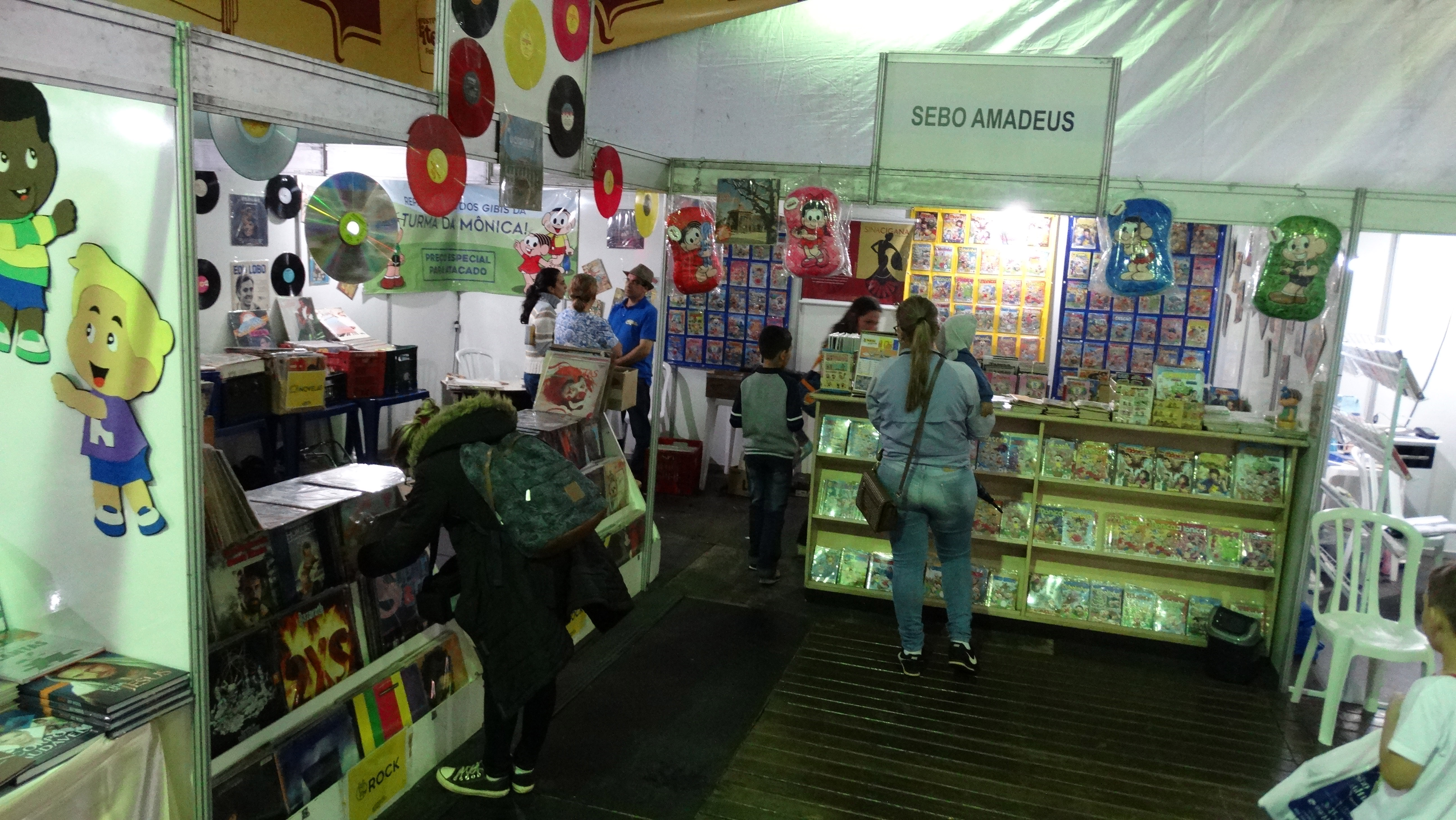 Núcleo de Livrarias e Sebos oferece promoções na Feira do Livro
