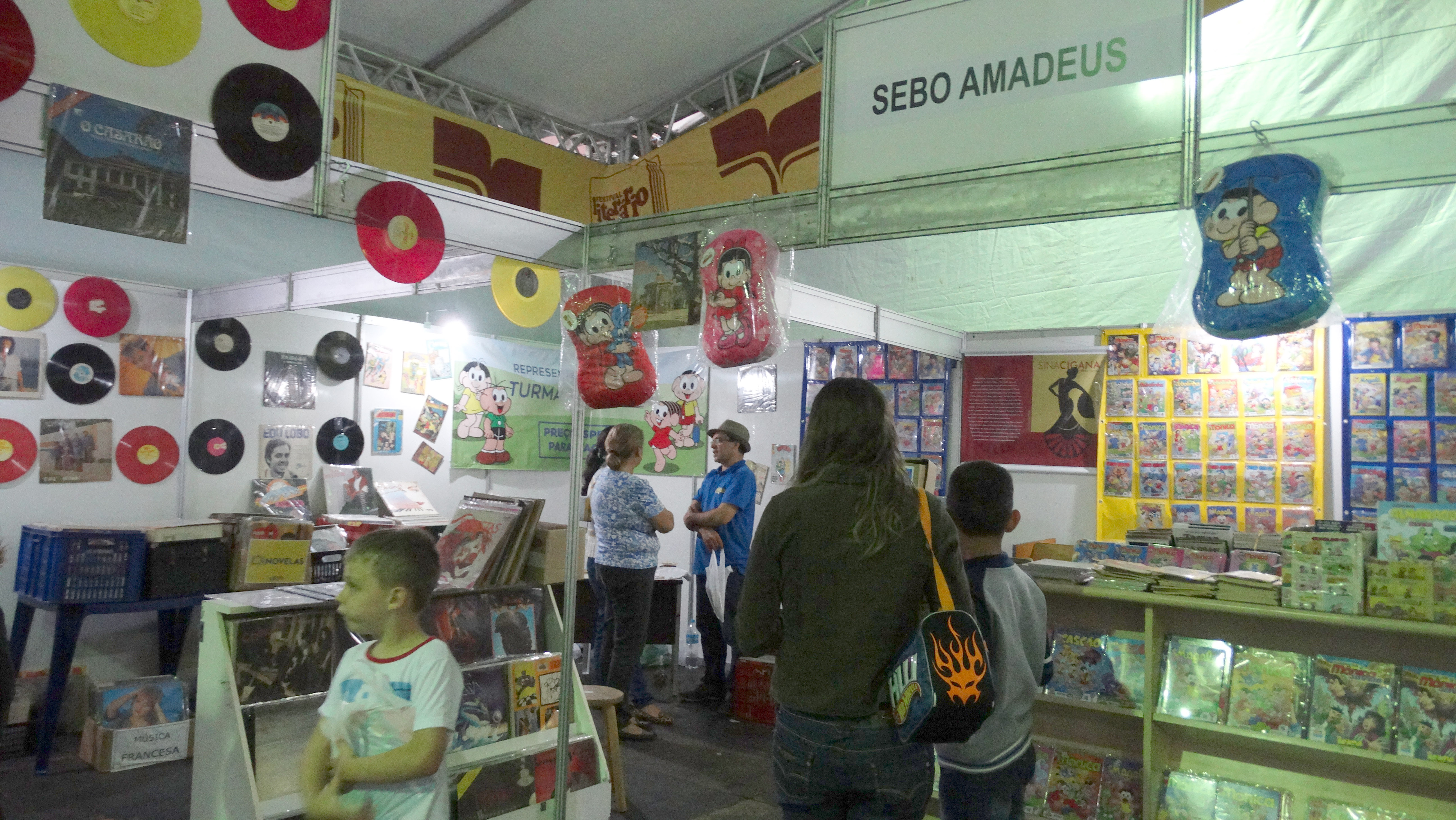 Núcleo de Livrarias e Sebos oferece promoções na Feira do Livro