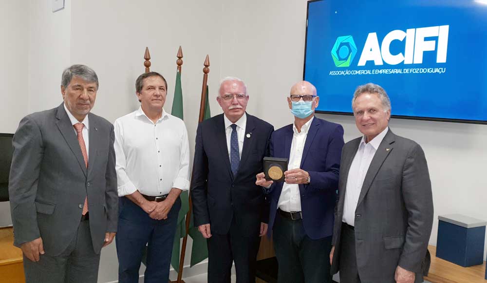 Ministro das Relações Exteriores da Palestina visita ACIFI