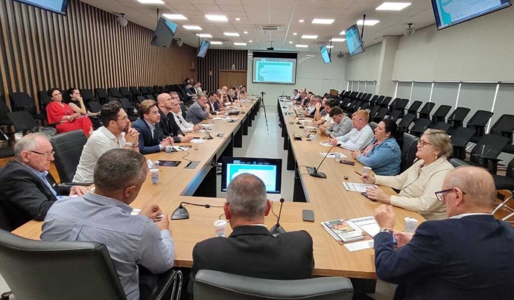 ACIFI recebe plenária da Faciap que mostra a união e a força do associativismo